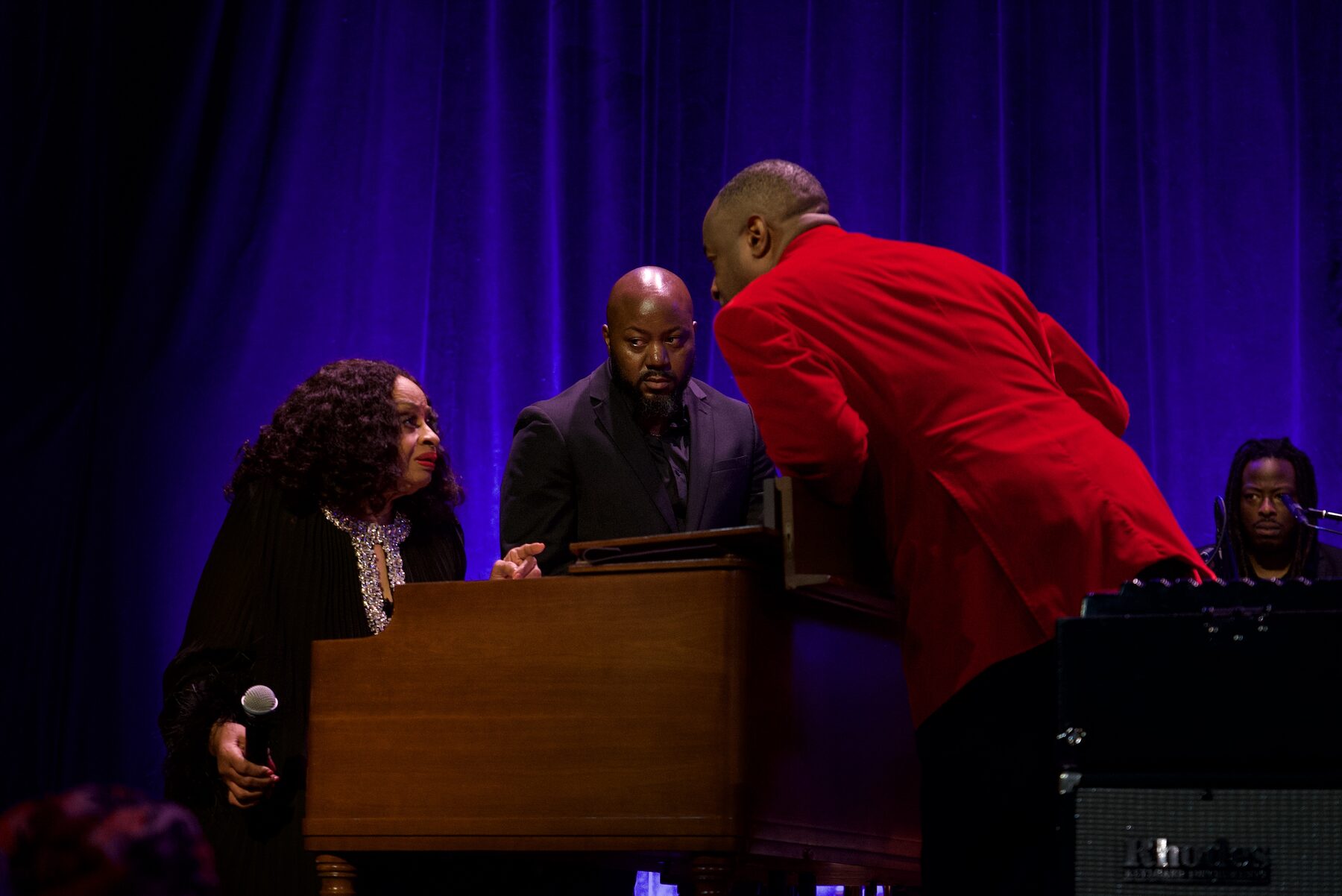 Damien Sneed in conversation at the Hammond organ